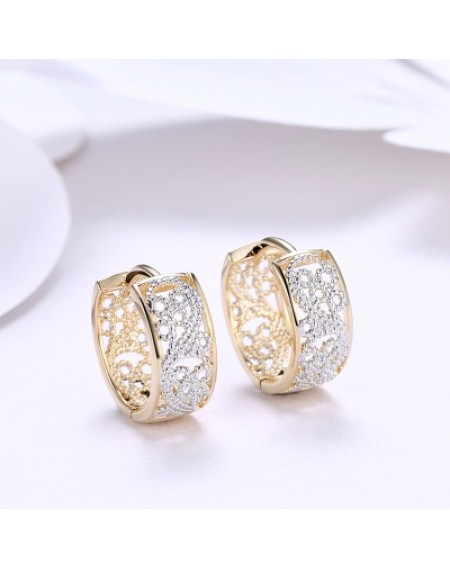 Embossed Romantic Wind Earring Earclip